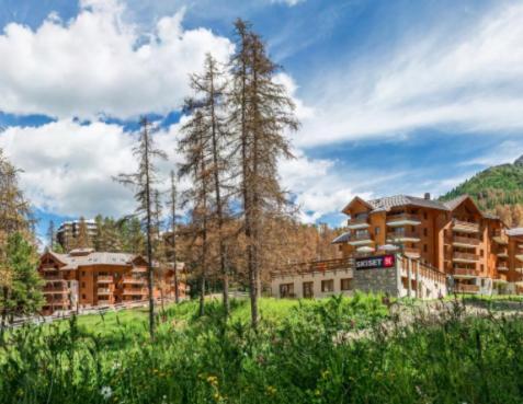 Residence L'Albane Вар Екстериор снимка